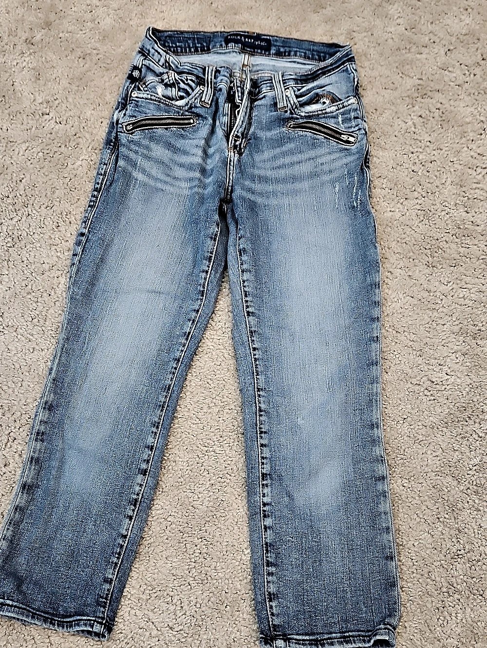 Rock & Republic Distressed Straight Leg Jeans in Blue Size 4